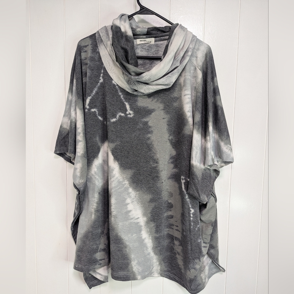 ❤️5/$25 Gray Tie-Dye Cowl Neck Top